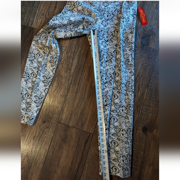 Krazy Larry Black White Gray Floral Skinny Pants Pull-On Stretch P507 NWT Size 2 - Picture 12 of 15
